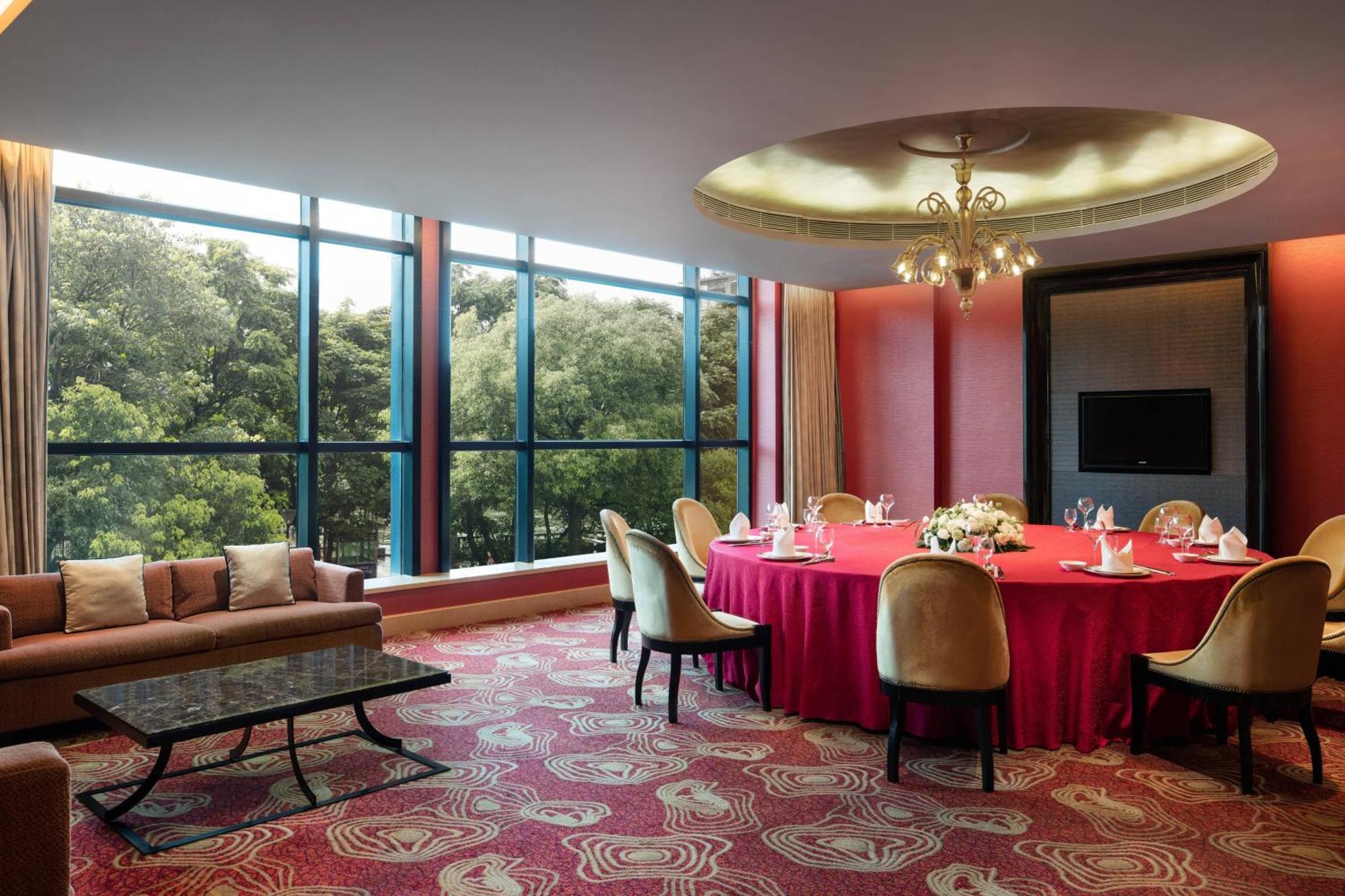 Sheraton Zhongshan 5*